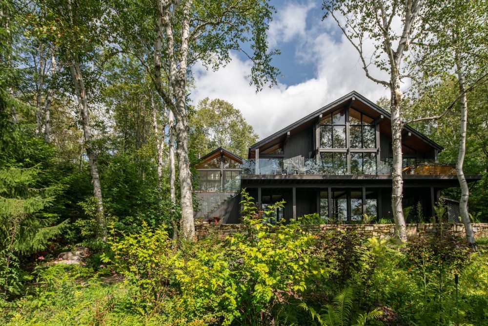 St. Donat Residence named to Archdaily’s Building of the Year 2021 competition St. Donat Residence named to Archdaily’s Building of the Year 2021 competition